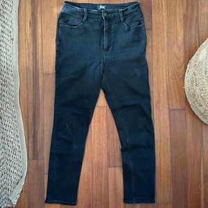 Paige Margot Ankle black jeans